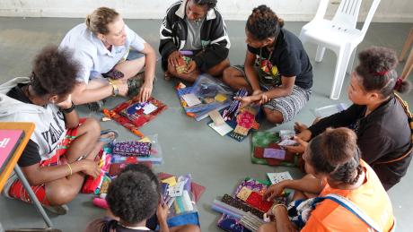 Period workshop Telefomin Highschool with grade 12 girls