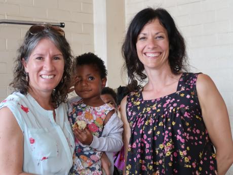 Michelle Venter with Emma and Mahela Schadegg