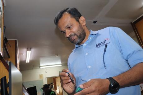 Sanjaya Rasanjana at work